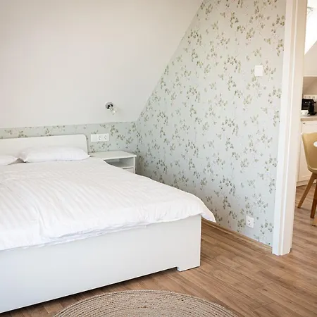 Apartment Szigligeti Mandula Kert Vendeghaz *