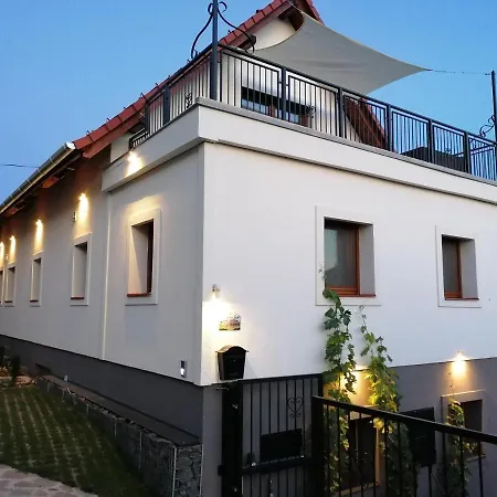 Szigligeti Mandula Kert Vendeghaz زيغليجيت